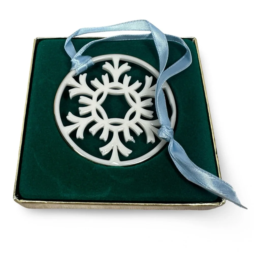 Lenox China Yuletide Ornament White Snowflake Pierced Gold Trim Vintage With Box